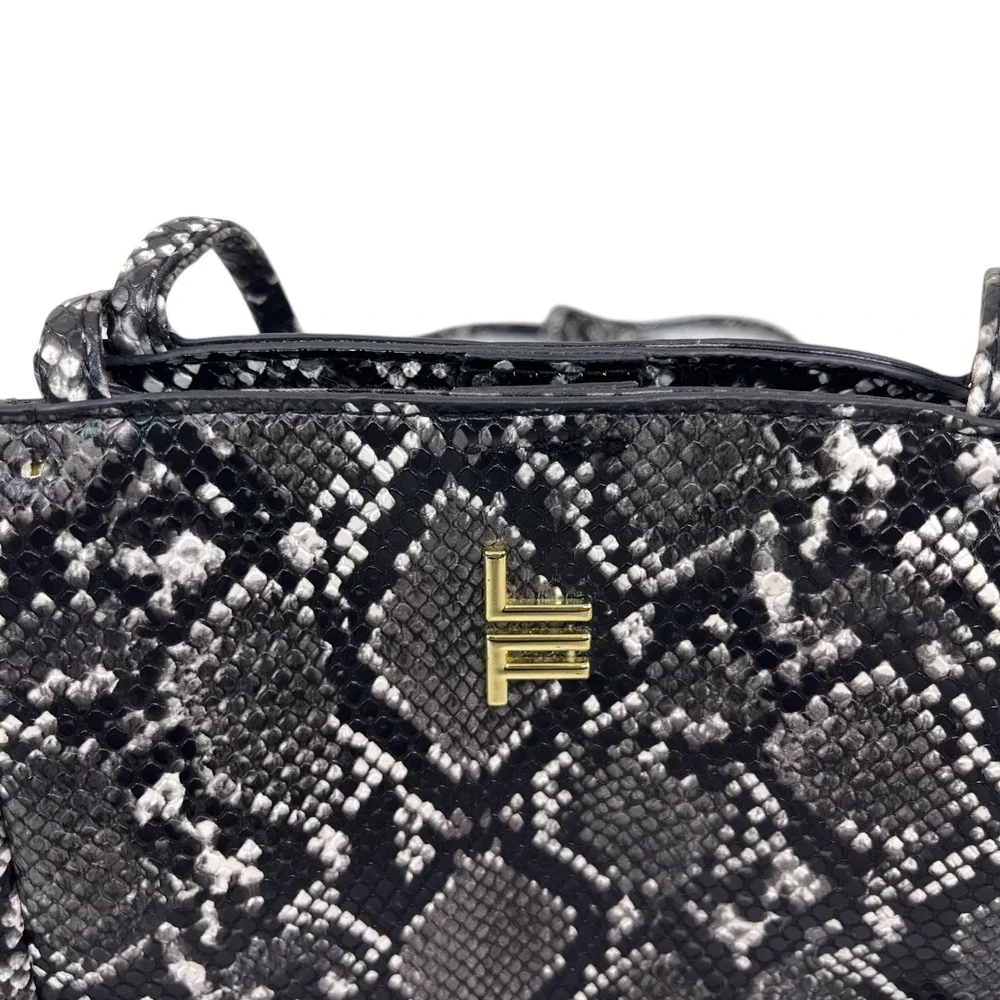 London Fog Snake Print Monochrome Shoulder Bag Gold Logo Y2K Double‎ Straps